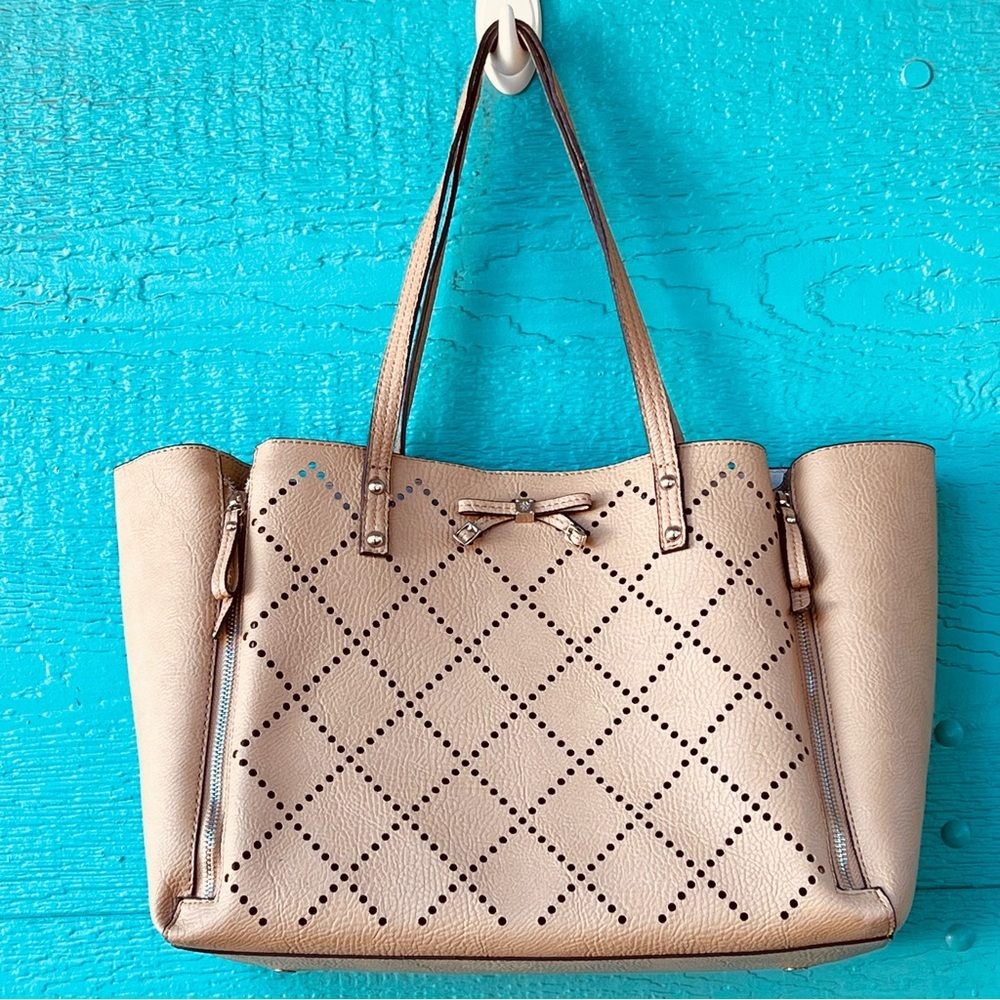 JESSICA SIMPSON DIAMOND CUTOUT LUXURY DESIGN TAN TOTE BAG GOLD HARDWARE